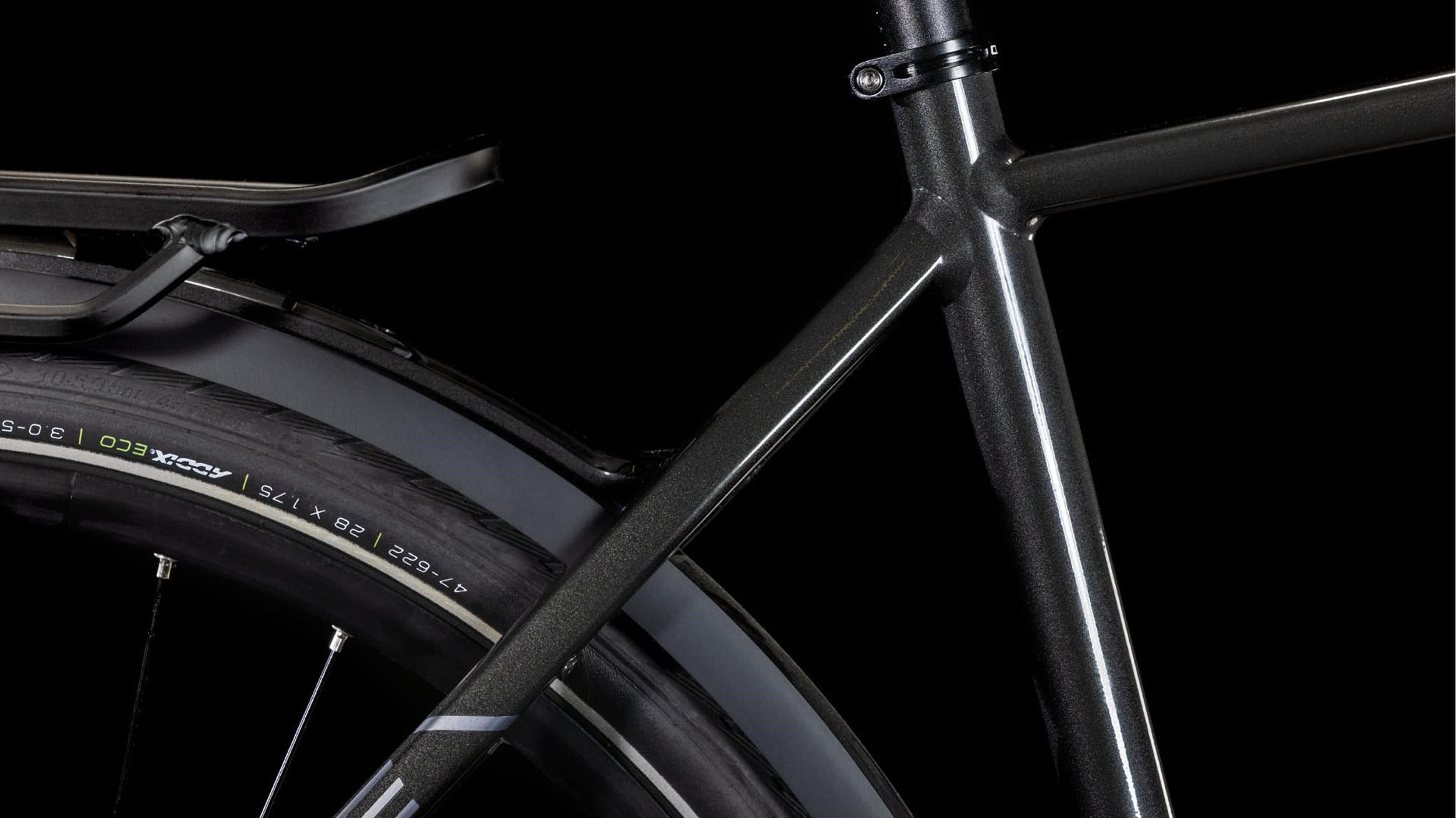 KATHMANDU PRO 2025 City- und Alltagsvelo / grey'n'lunar / 62 CM