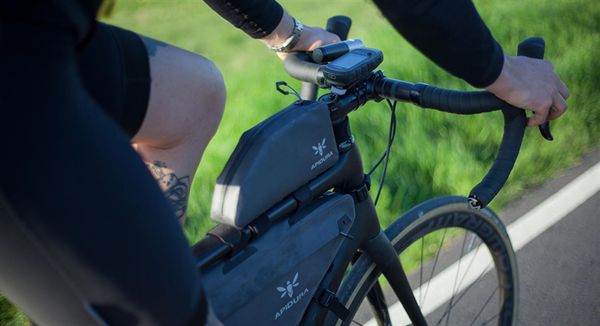 EXPEDITION TOP TUBE PACK 1L Oberrohrtasche / schwarz / 1L