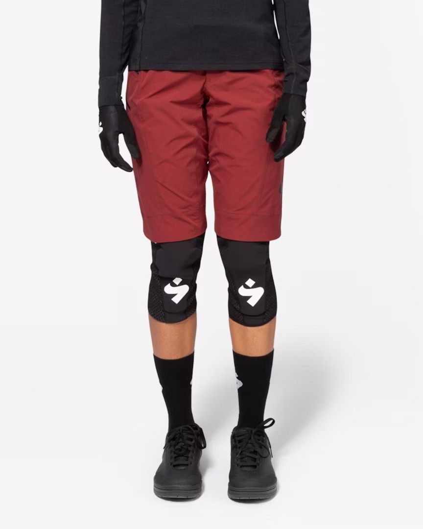 Sweet Protection Hunter II Shorts W / dunkelrot / S