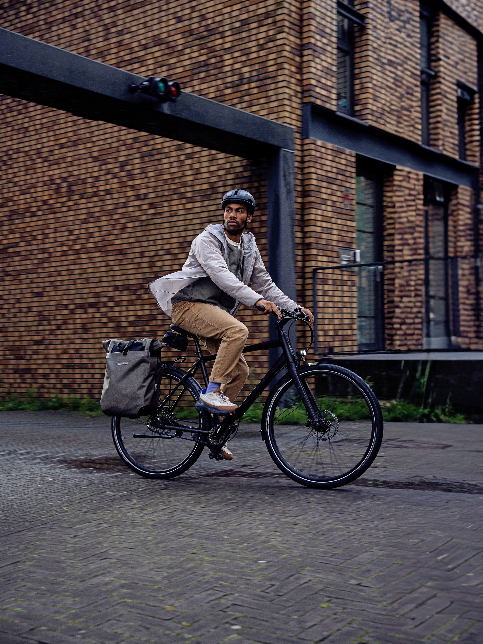 VARIO PS Taschenrucksack / dark sand / 26 L