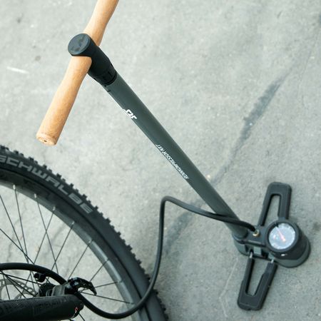 Standpumpe Rennkompressor NXT / schwarz / ja