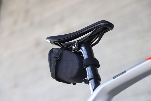 COLOMBE II Satteltasche / schwarz / 0.5 L