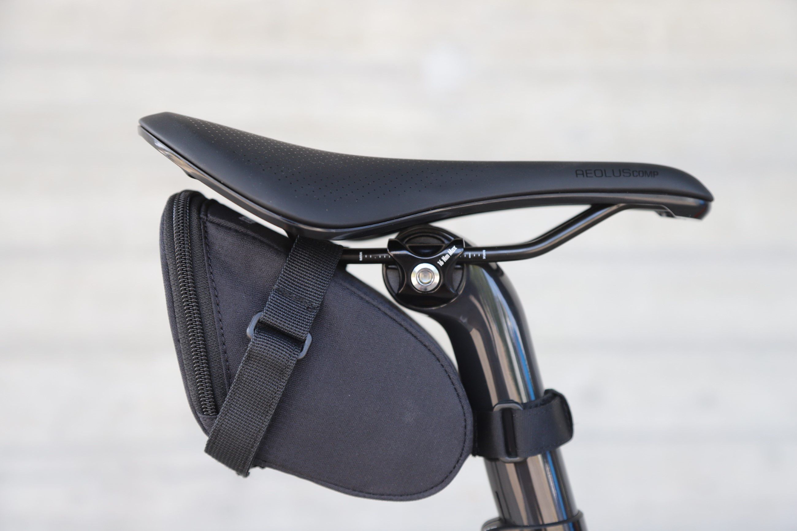 COLOMBE II Satteltasche / schwarz / 0.5 L