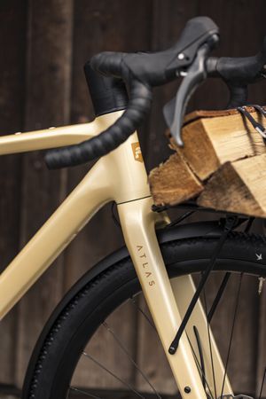 ATLAS 6.8 EQP Gravelbike / Sand/Oak / S