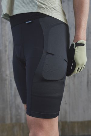 SYNOVIA VPD SHORTS / uranium black / M