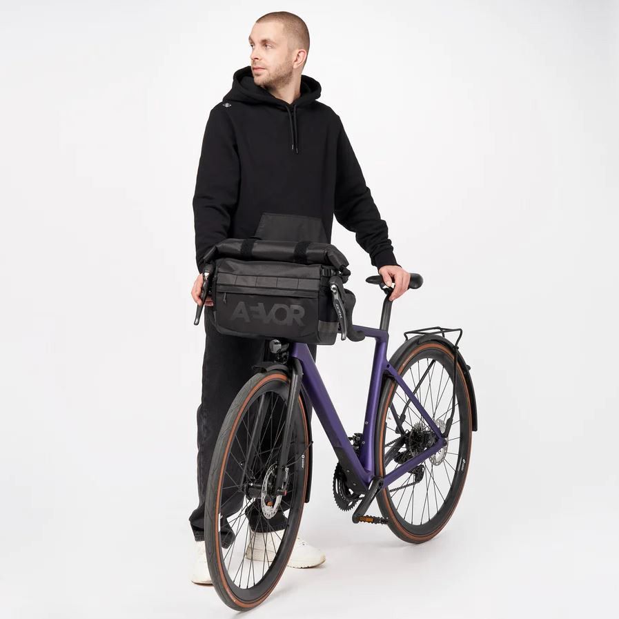 TRIPLE BIKE BAG Velo-/Umhängetasche / schwarz / 24L