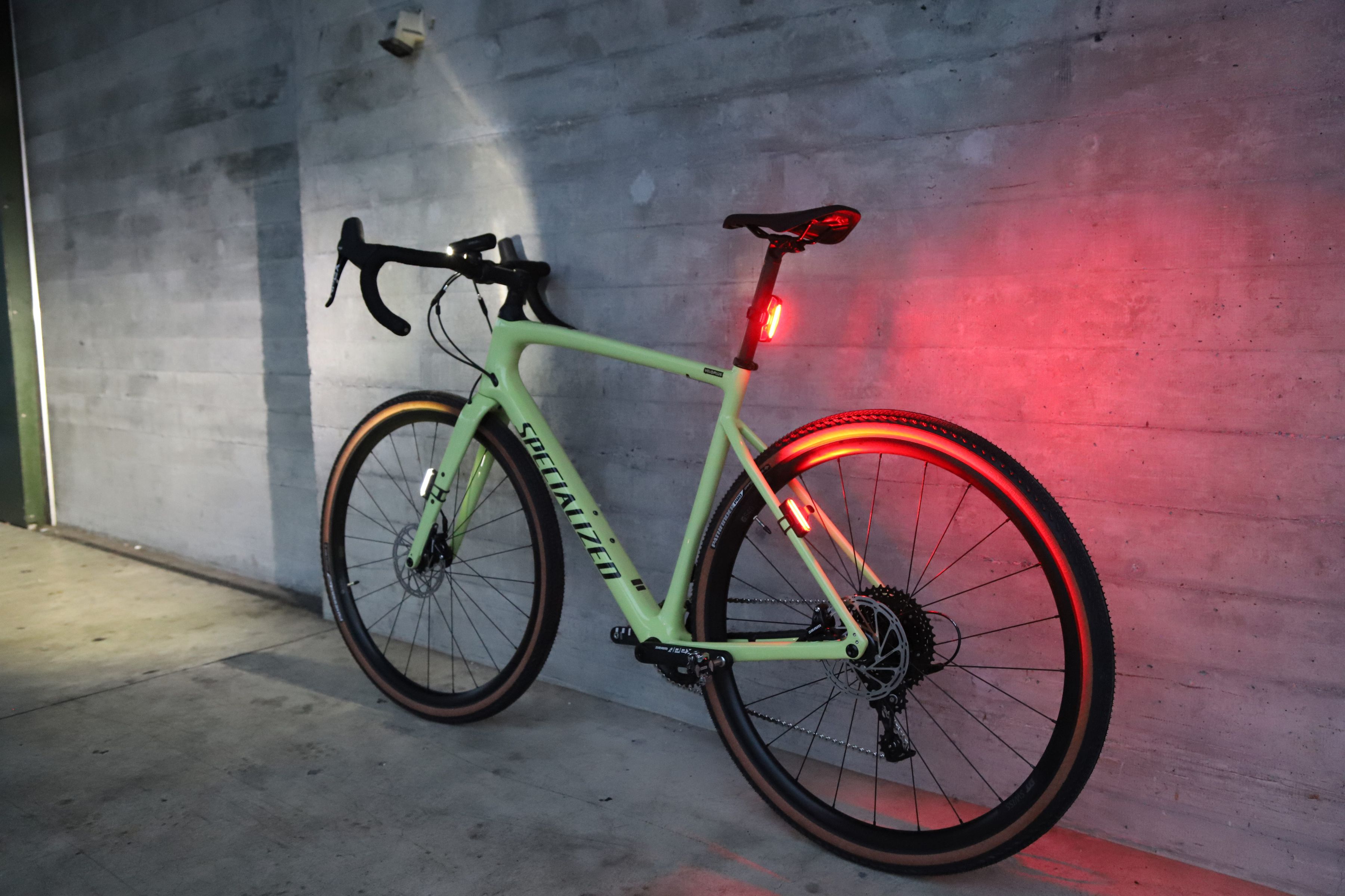 SEITWÄRTS Rücklicht / schwarz / 50 Lumen, micro USB