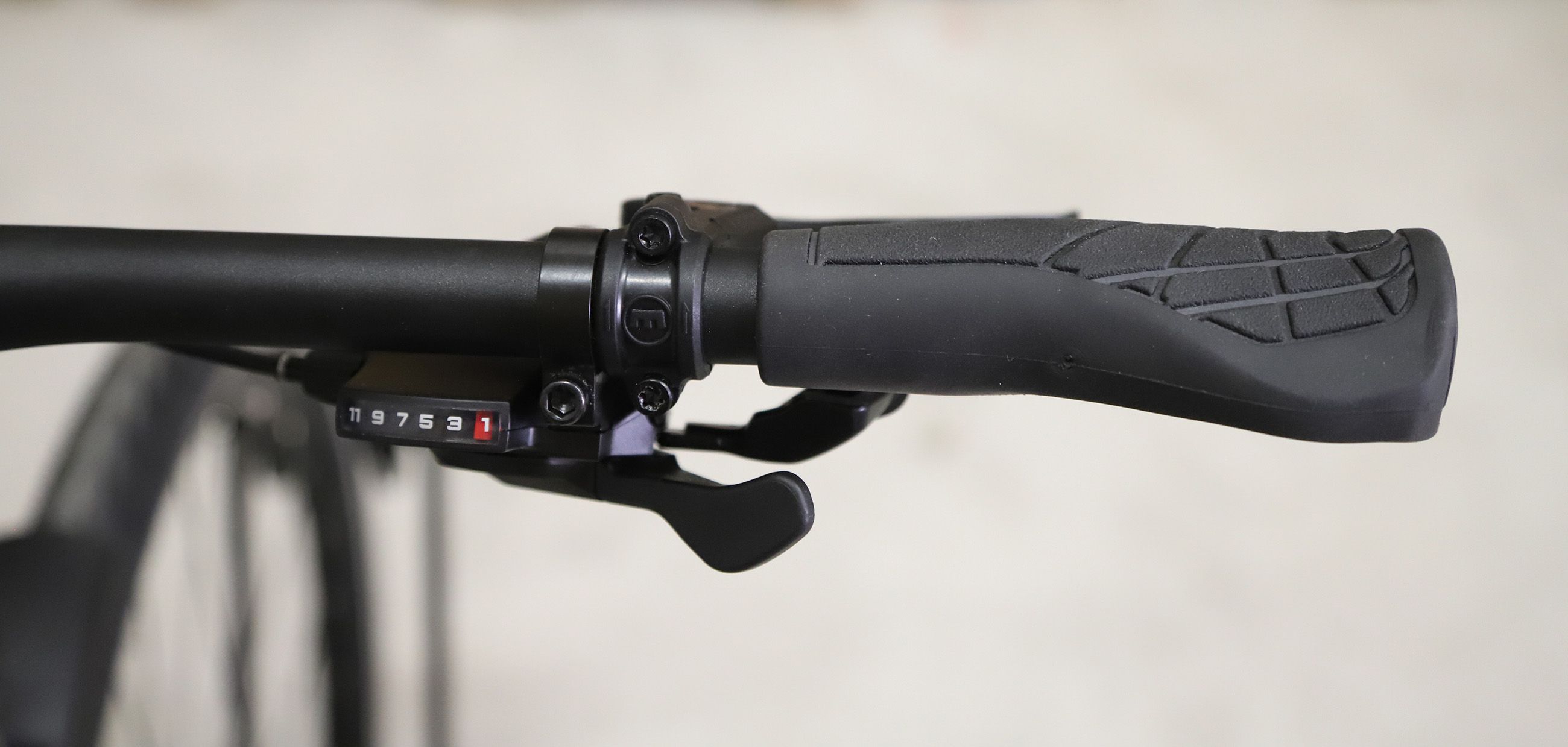 AMBER ROAD SELECT 3.1 Tourenvelo / schwarz glänzend / L