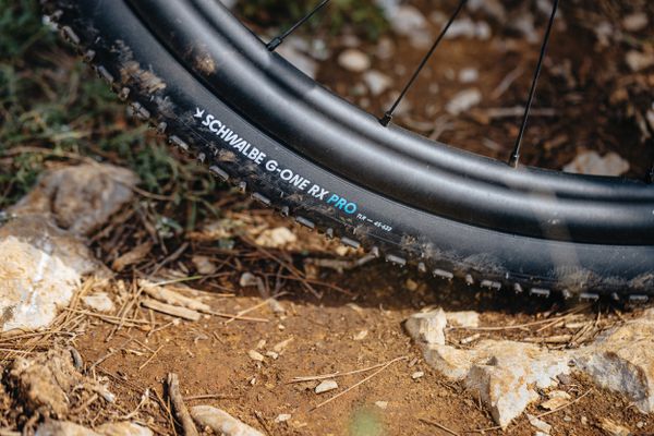 Pneu G-One RX / black / 700x40C, 40-622, 520 g