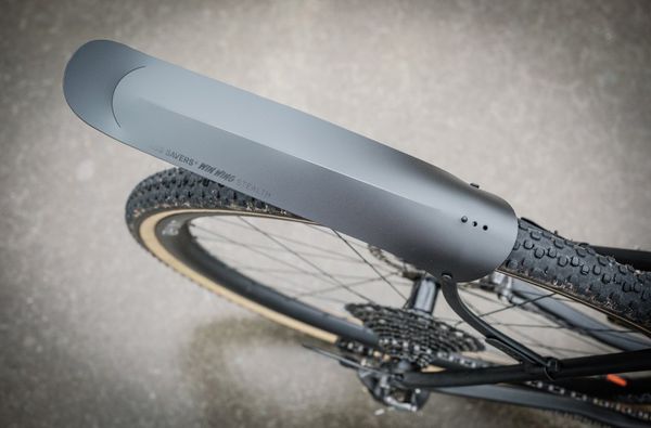 WIN WING 2 Spritzschutz Gravel / schwarz / 28", BREITE 23-60mm
