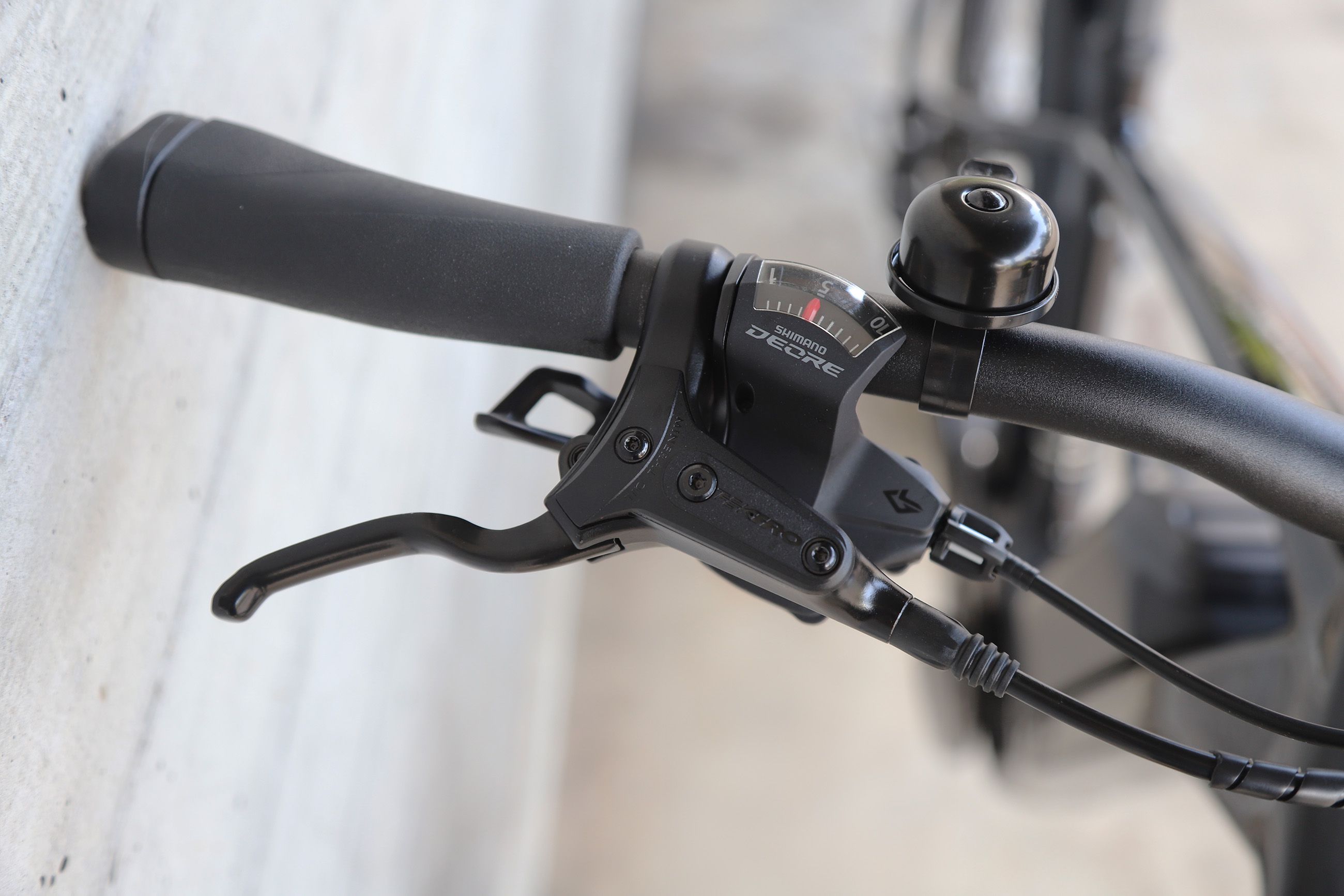 ZING GEN 2 hoch E-City- und Alltagsvelo / tiefschwarz / M