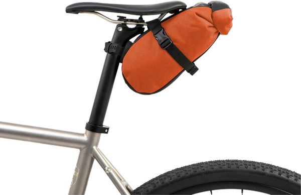 Saddle Pack - 2.5L Orange / schwarz-orange / 26 x 12 x 12 cm, 2.5