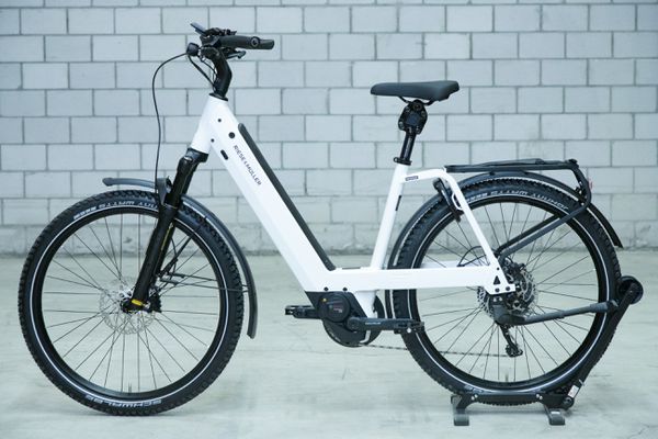 NEVO4 GT TOURING E-City- und Alltagsvelo / pure white / 56 CM