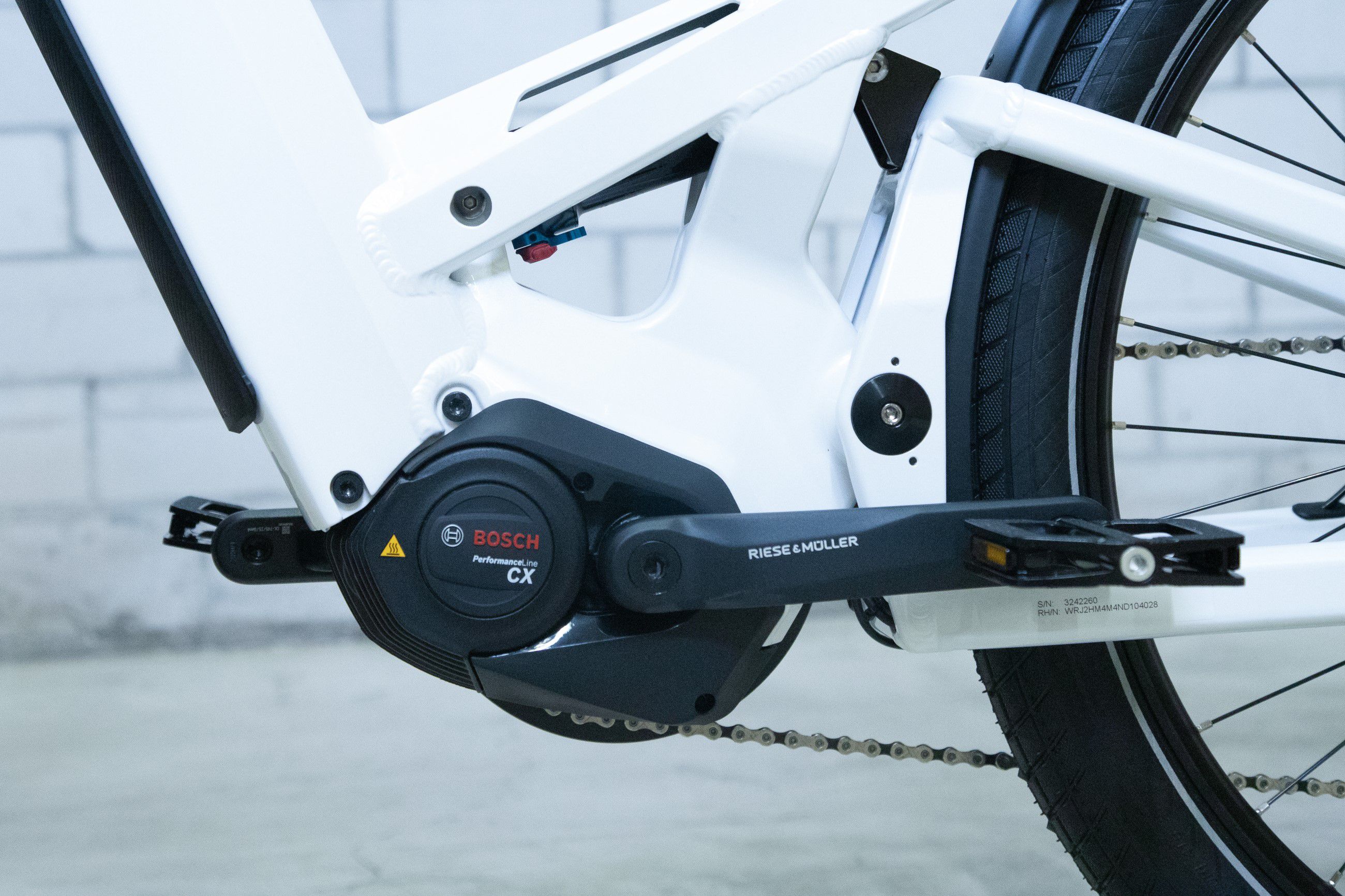 HOMAGE GT TOURING Crossover E-Bike / pearl white / 54 CM
