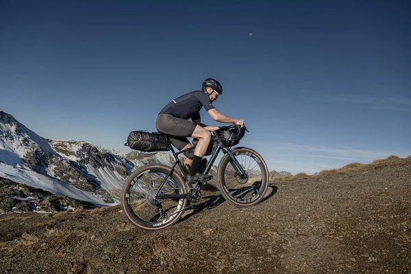 SADDLE BAG 02 Satteltasche / black / 12.9l