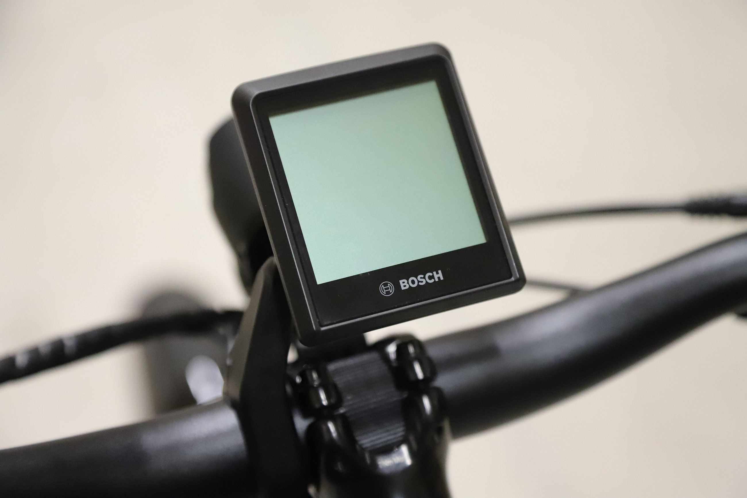 ZING GEN 2 mittel E-City- und Alltagvelo / weiss / L