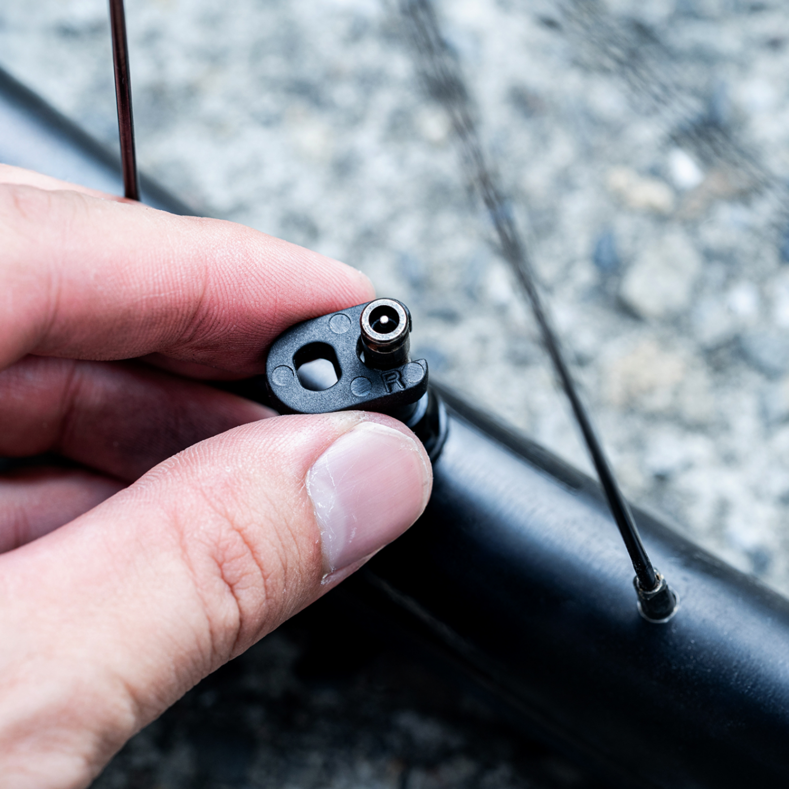 ABS PRO CLIK®CHUCK WITH SCHWALBE CLIK VALVE®CORES / black