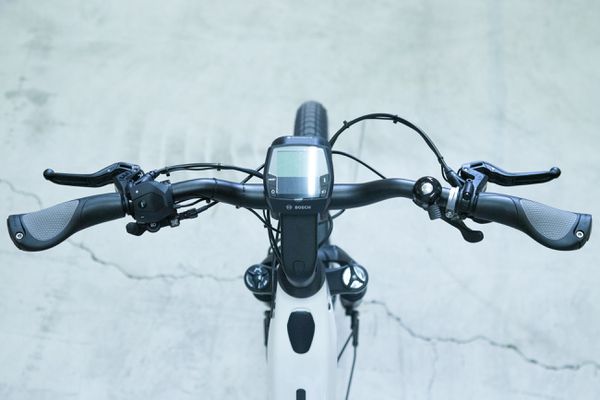 HOMAGE GT TOURING Crossover E-Bike / pearl white / 54 CM