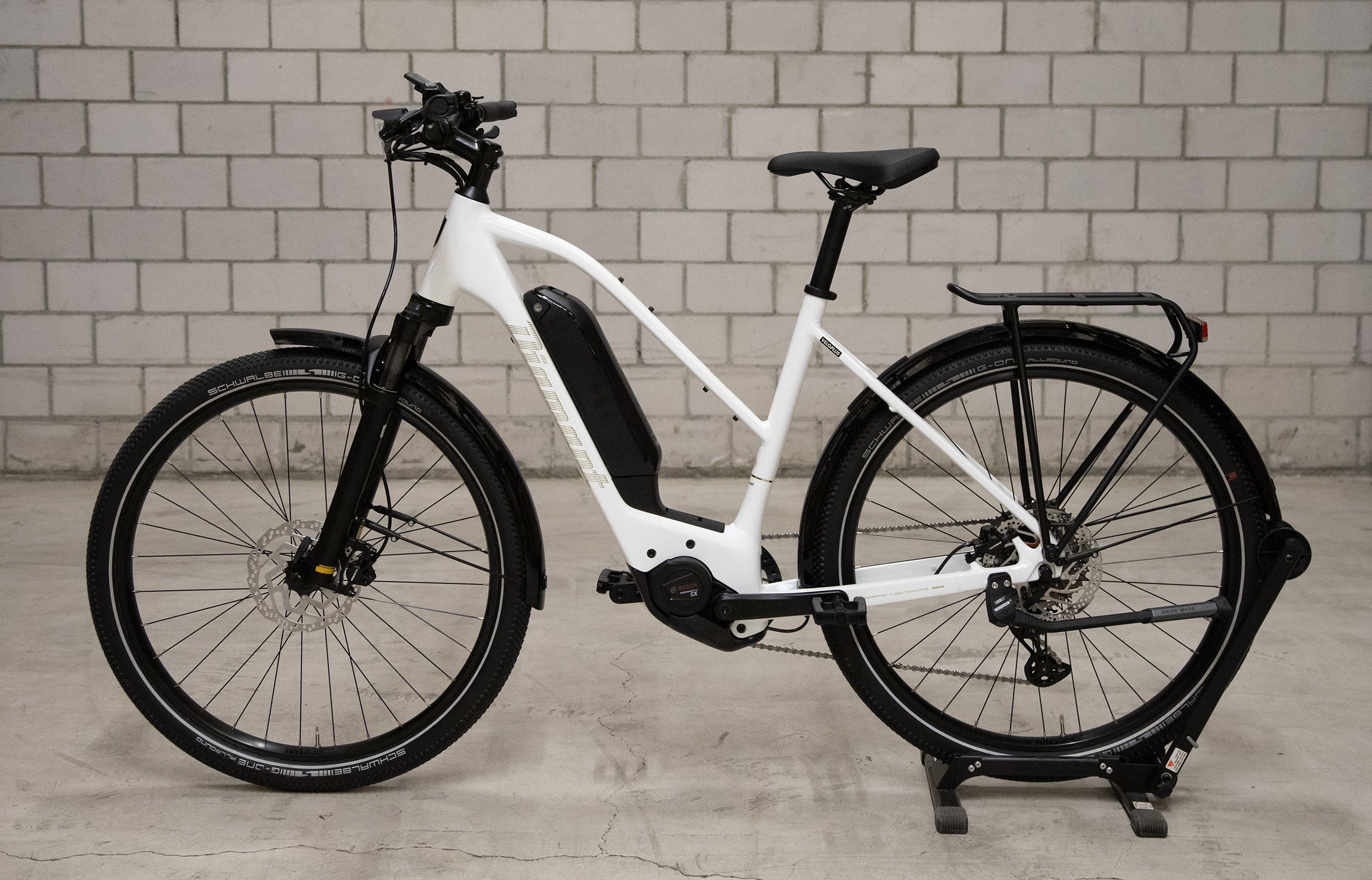 ZING GEN 2 mittel E-City- und Alltagvelo / weiss / L