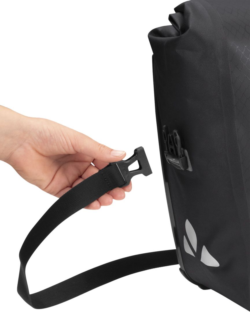 Aqua Front, recyceltes Hauptmaterial / black / 28 l