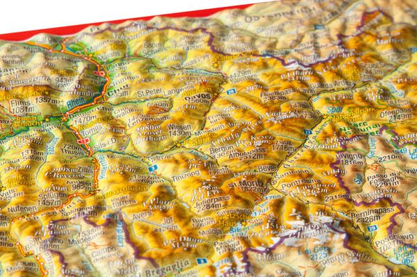 GEORELIEF GRAUBÜNDEN 3D-Postkarte
