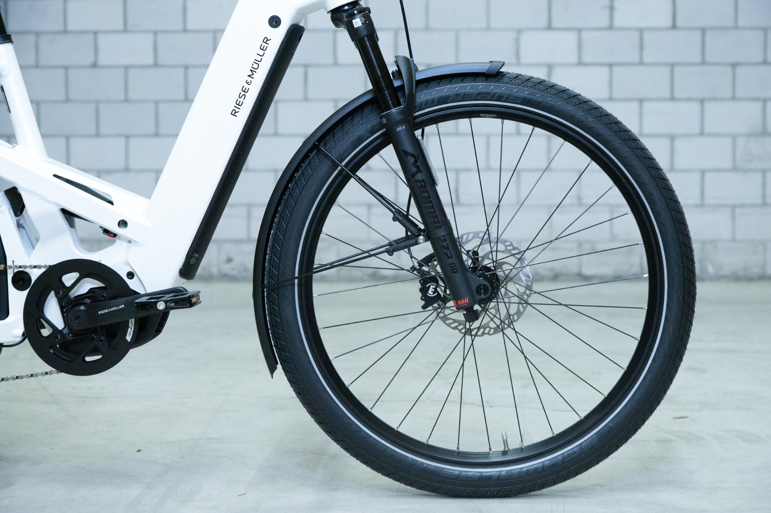 HOMAGE GT TOURING Crossover E-Bike / pearl white / 54 CM