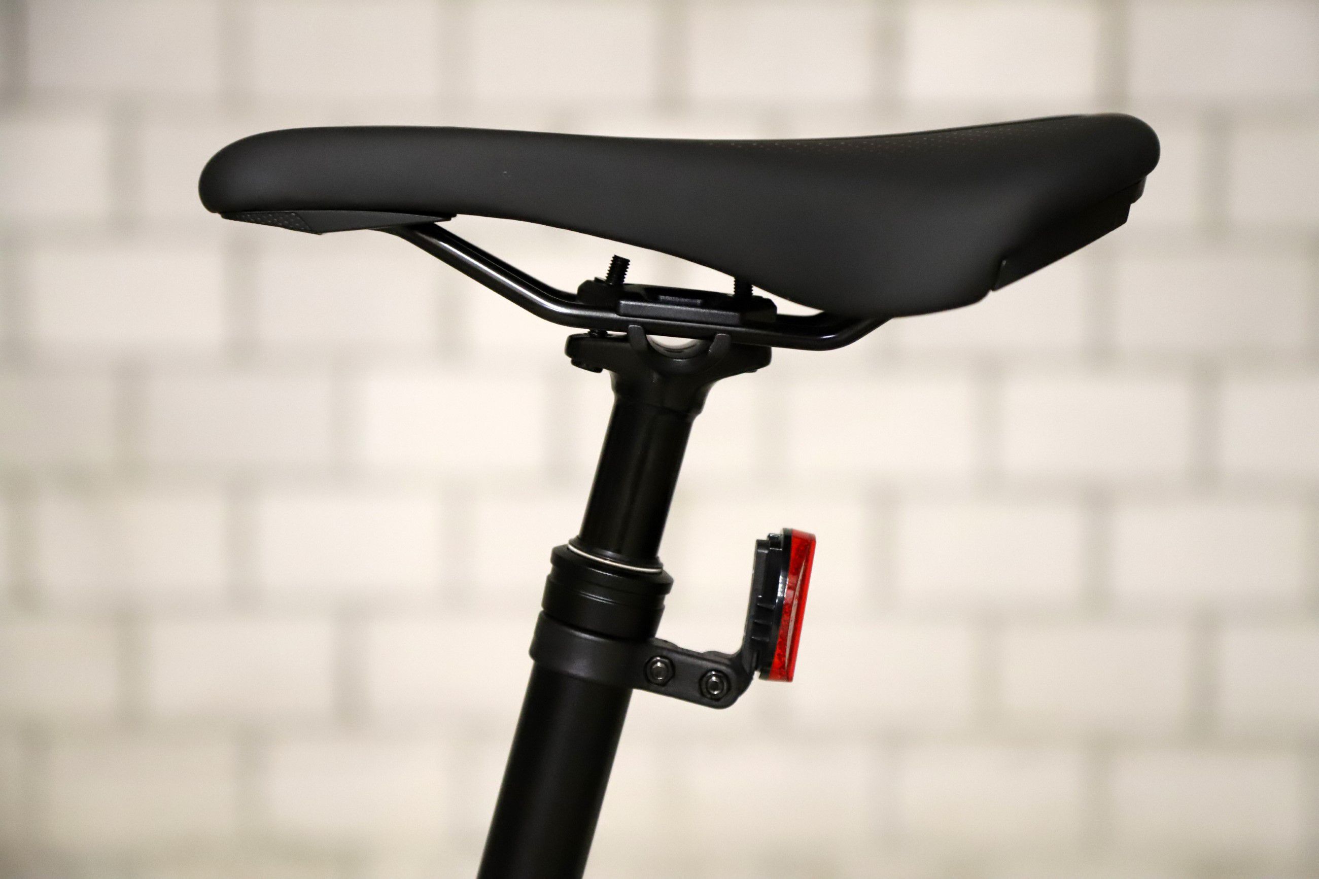 VADO 5.0 IGH ST E-City- und Alltagsvelo / white mountains black reflective / L