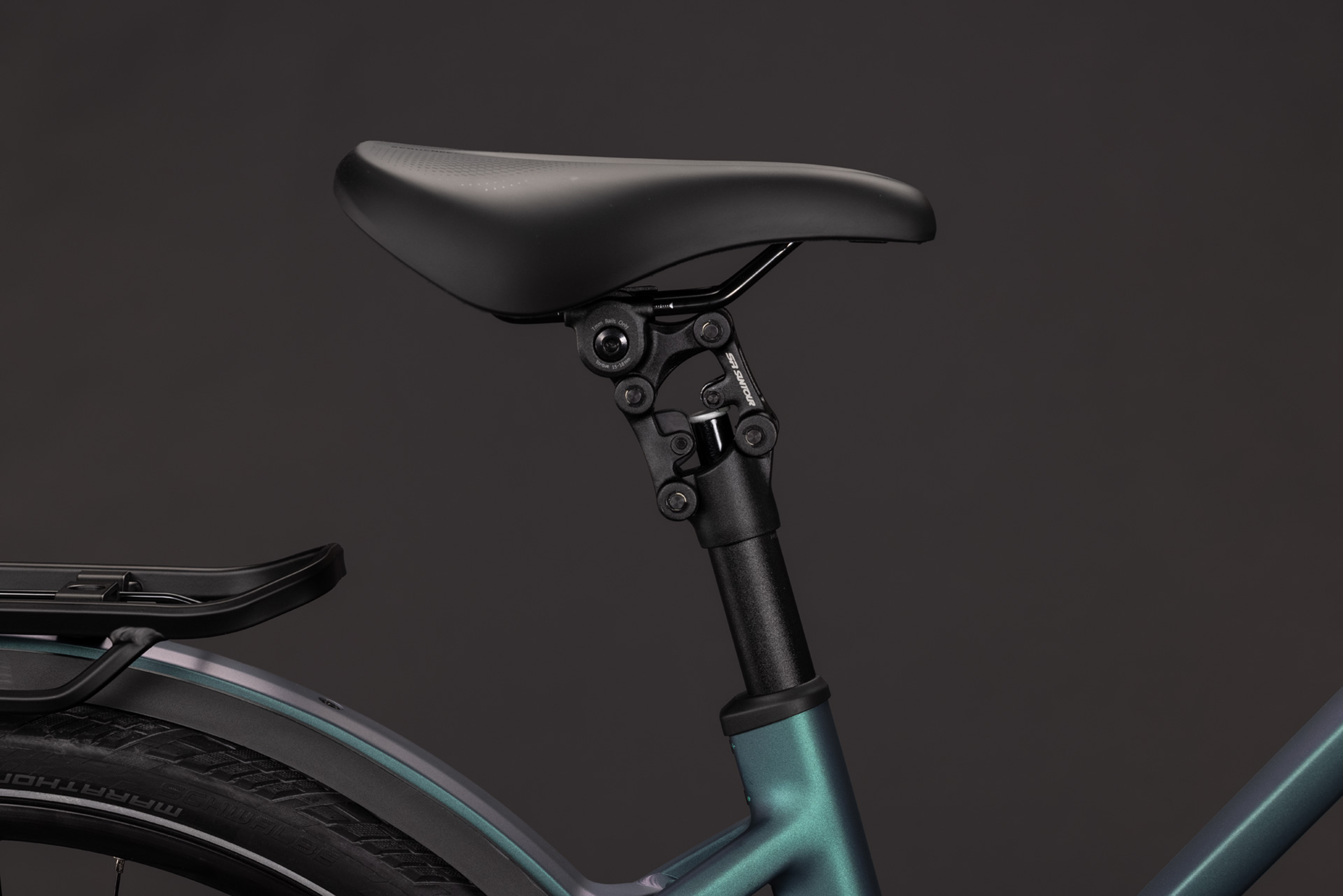 KATHMANDU HYBRID PRO 800 Trapez E-City/Alltag / smaragd / 54 CM