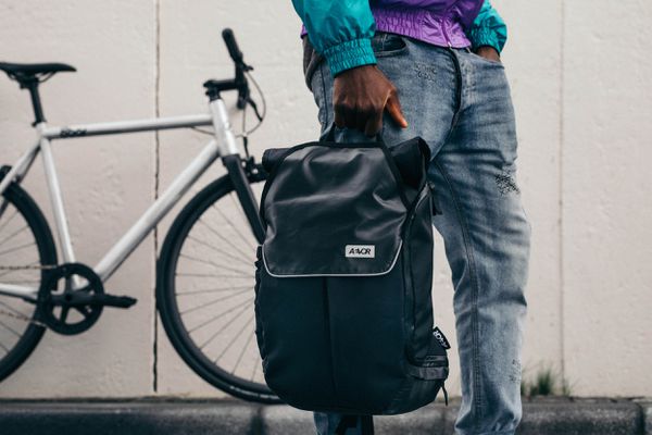 BIKE PACK Urbanrucksack / schwarz / 18L