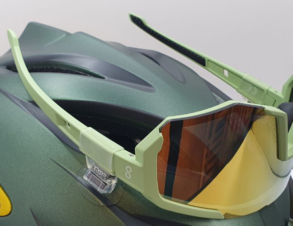 STIQX magnetische Brillenhalterung / transparent / M