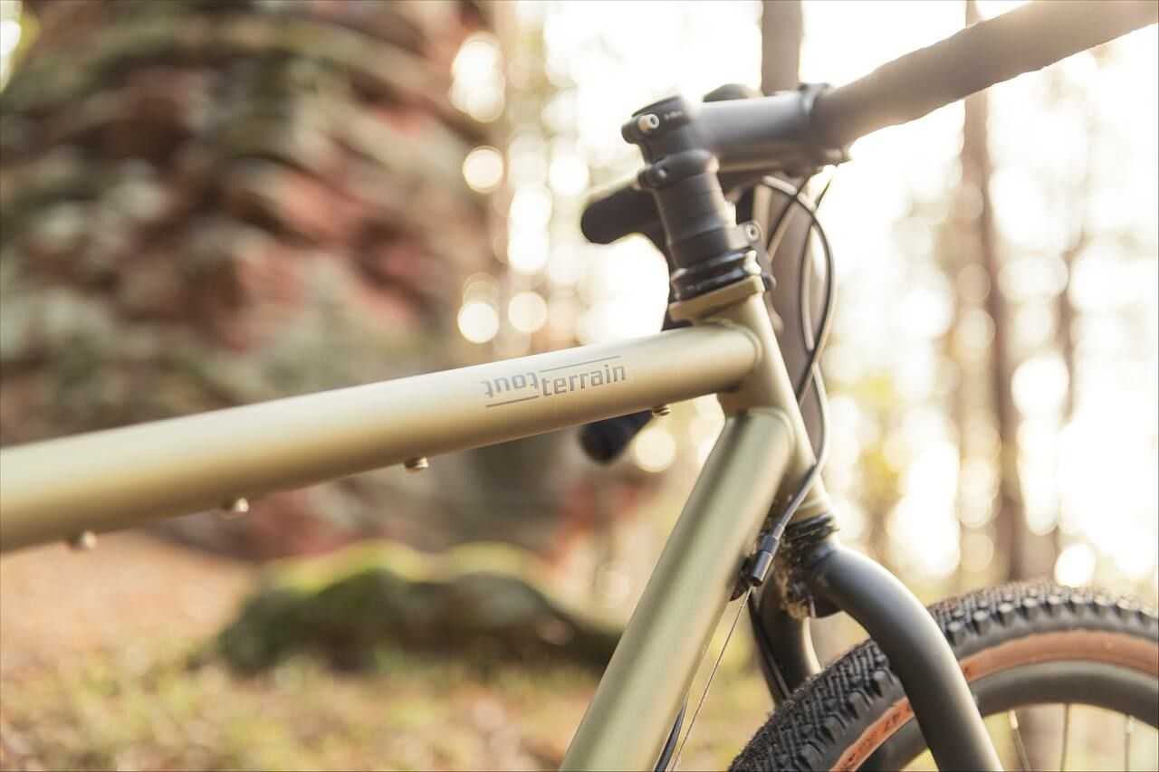 VASCO 28 SELECT 22.2 Gravelbike / oliva metallic matt / M