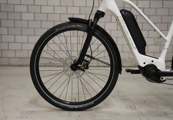 ZING GEN 2 mittel E-City- und Alltagvelo / weiss / L