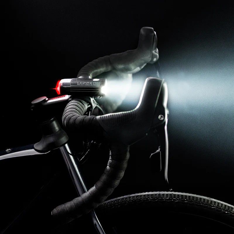 Radar React System Lichtset von LEZYNE / V.1`200 H.300 Lumen