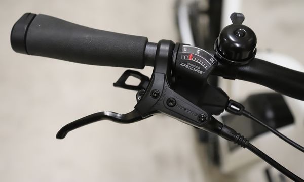 ZING GEN 2 mittel E-City- und Alltagvelo / weiss / L
