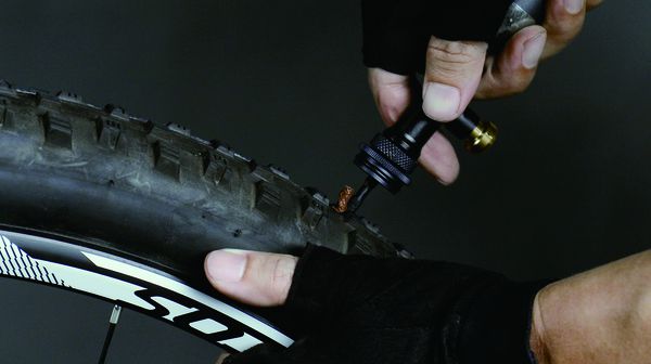 TUBI MASTER X Tubeless-RepairKit 25g-Patrone, Disc-Spacer / schwarz