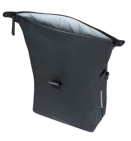 SoHo MIK STUDS Umhängetasche 17L / schwarz