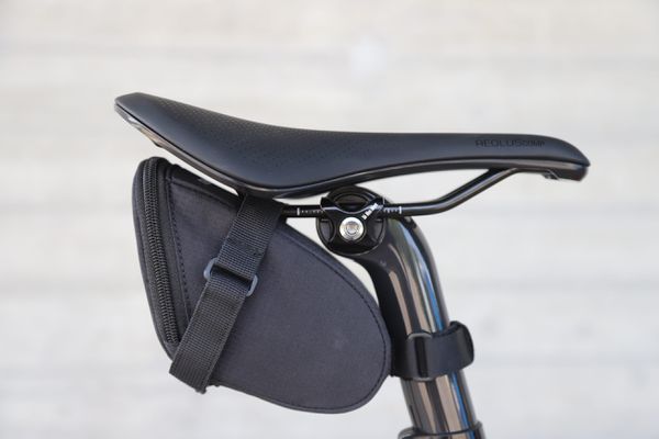 COLOMBE II Satteltasche / schwarz / 0.5 L