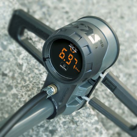 Standpumpe Rennkompressor NXT / schwarz / ja (digital)