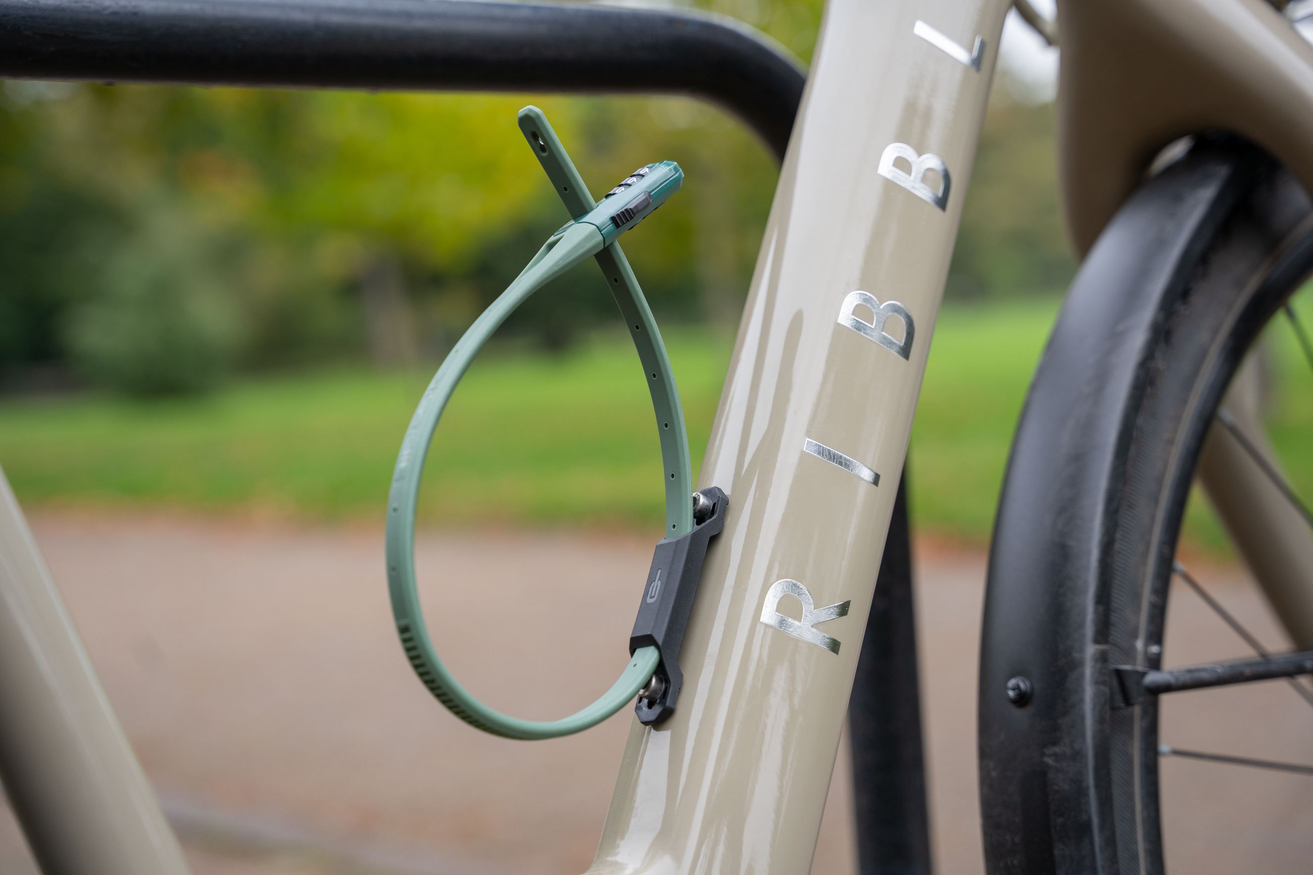 Z LOK COMBO V2 Zip Schloss / urban green / 45cm, inkl. Halterung