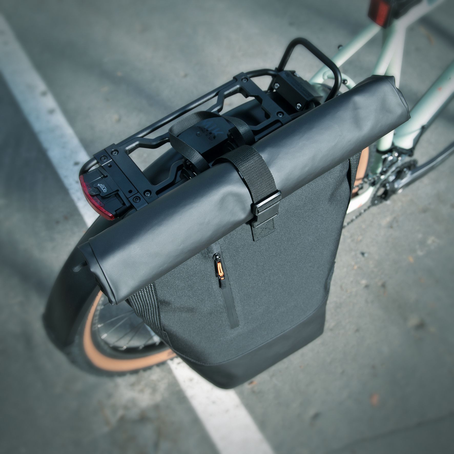 Seitentasche Infinity Urban Sidebag / schwarz