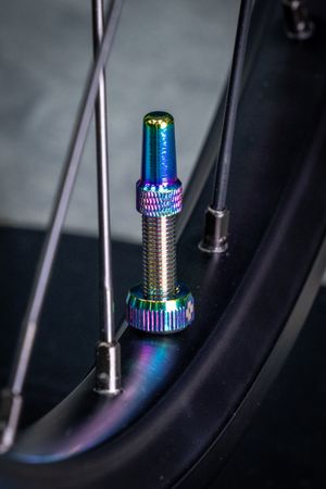 V2 Tubeless Ventil Kit / Iridescent / 60 mm