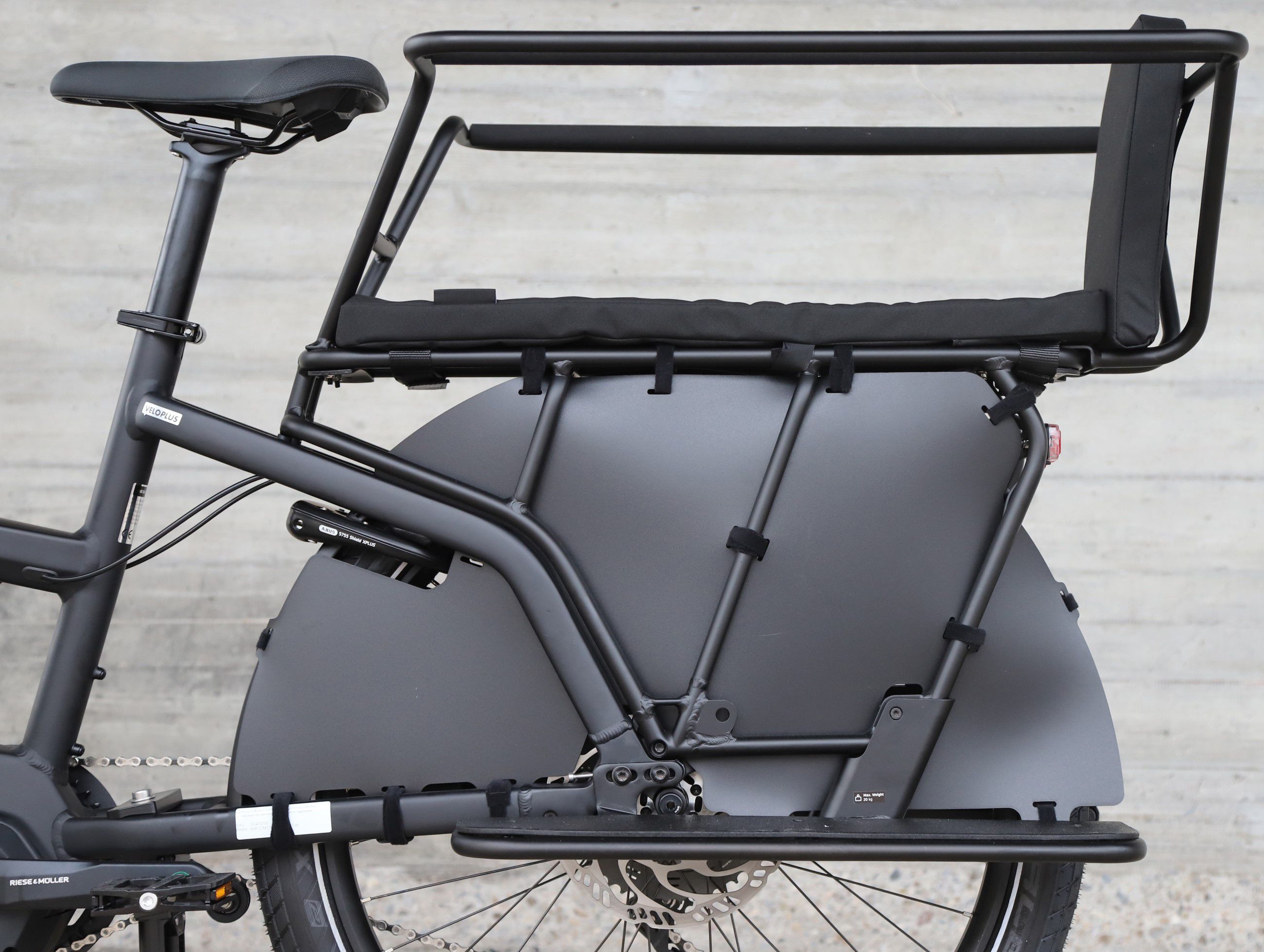 MULTICHARGER2 MIXTE GT FAMILY E-Cargobike / utility grey black matt / 47 CM