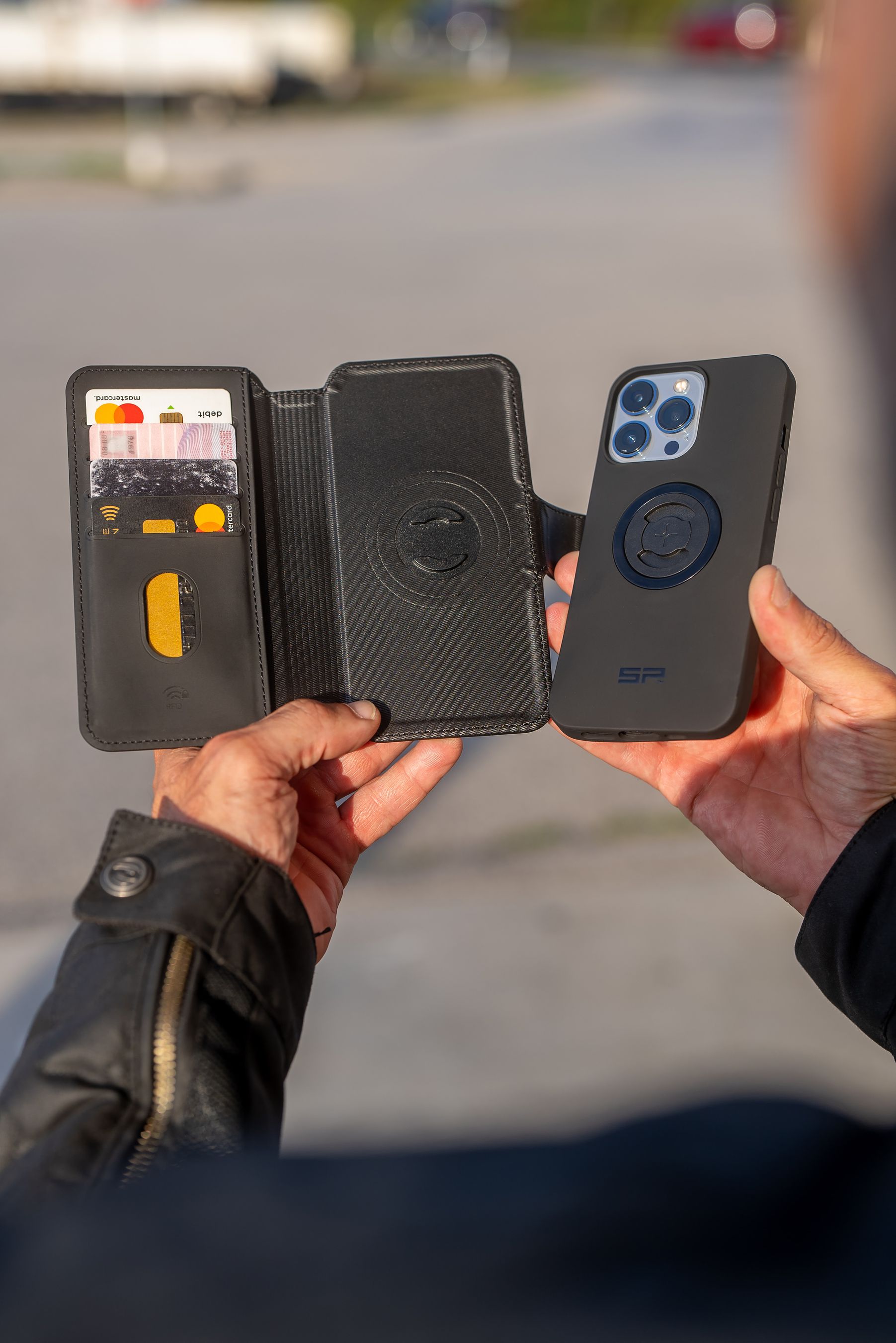 Magnetic Flip Cover SPC+ / schwarz / SPC+ bis 6.1″