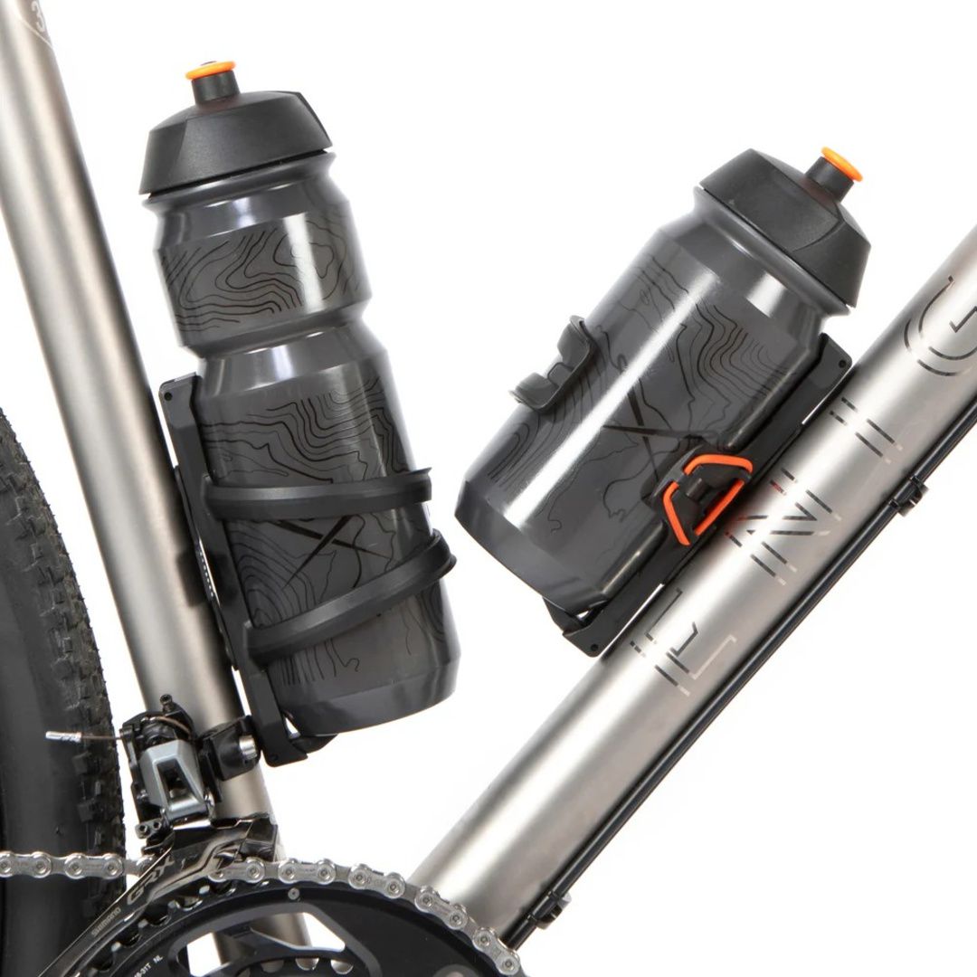 Side Release Bottle Cage / 10 x 5 x 18 cm