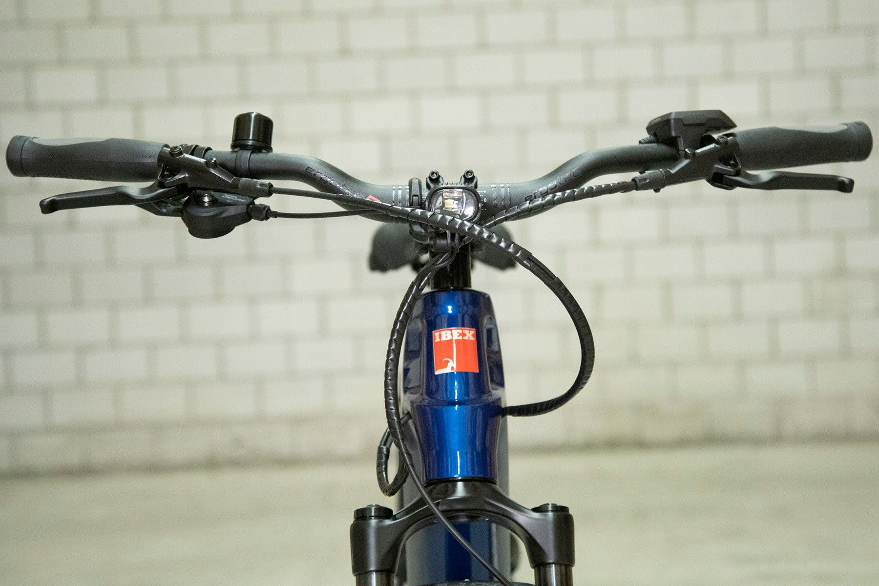 eMISSION NEO+ E-City- und Alltagsvelo / saphir blue gloss / 50 CM