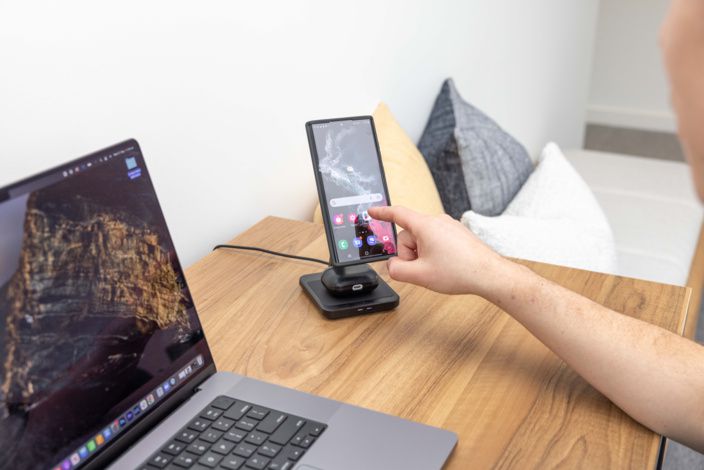 QUAD LOCK MAG Dual Desktop Wireless Charger / Black / onesize