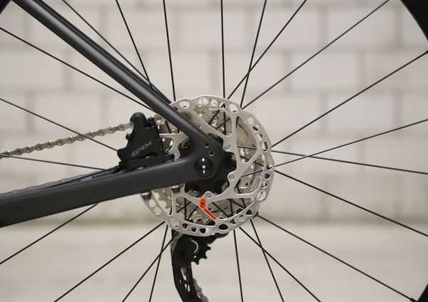 DIVERGE SPORT CARBON Gravelbike / satin carbon blue onyx / 58 CM