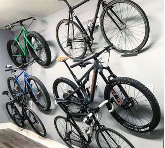 Wandhalterung f. Fahrrad horizontal stehend universal / schwarz