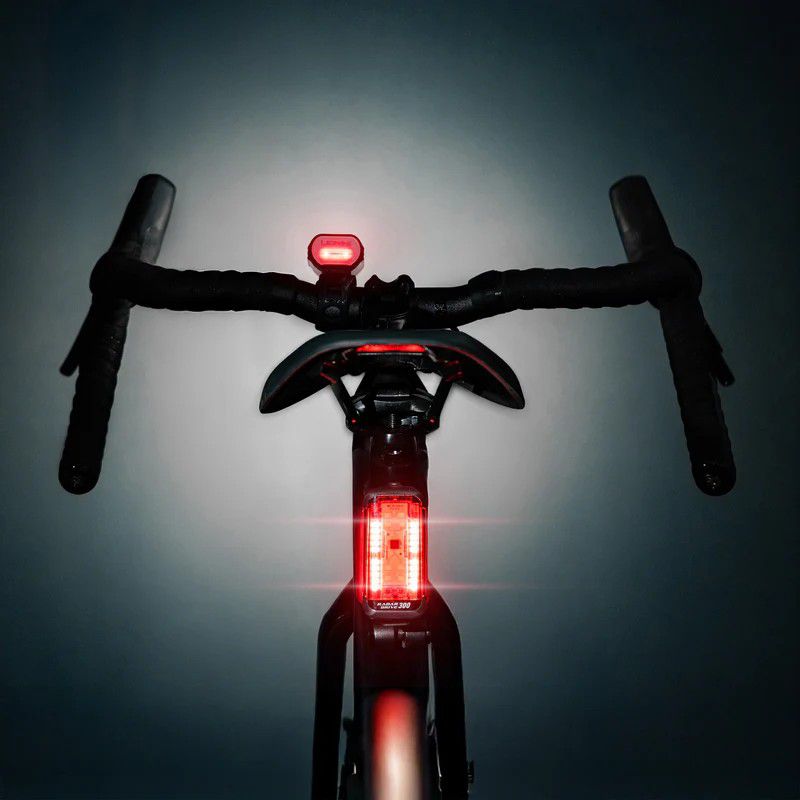 Radar React System Lichtset von LEZYNE / V.1`200 H.300 Lumen