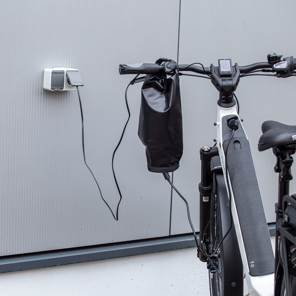 CHARGING BAG Ladetasche wasserdicht / schwarz